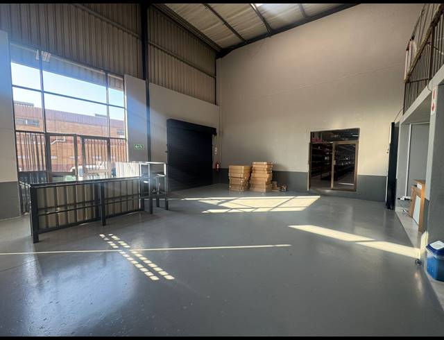 1,000M² WAREHOUSE TO LET IN PRETORIA WEST